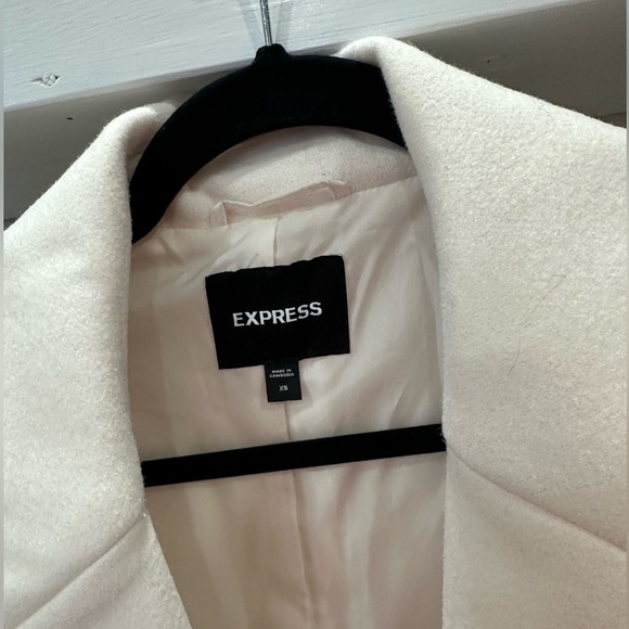Express ivory trench coat - Picture 2 of 6